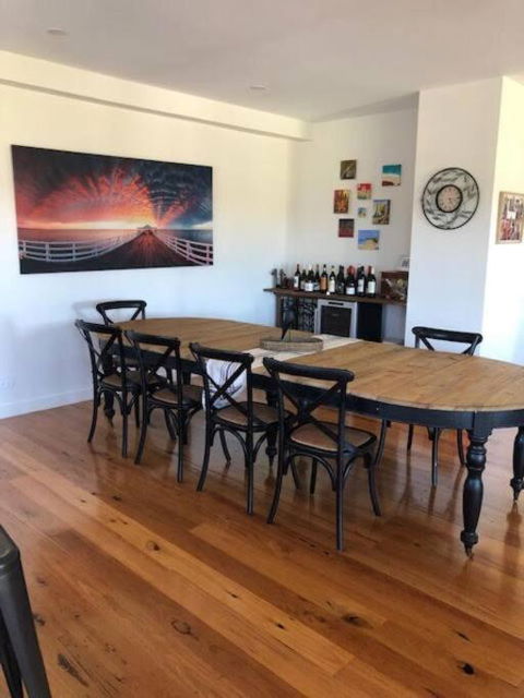 Sanary A Modern Beach Home In Martha Cove - Travel Search 3