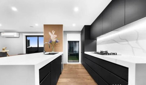 Sanctuary Lakes Holiday House - Travel Agents 3