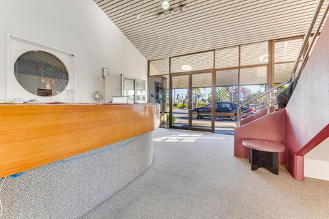 Rockhampton Riverside Central Hotel Official - Travel Agents 1