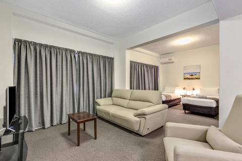Rockhampton Riverside Central Hotel Official - Travel Agents 3