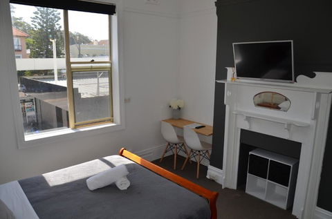 Sandy Bottoms Guesthouse - Cruises Travel 0