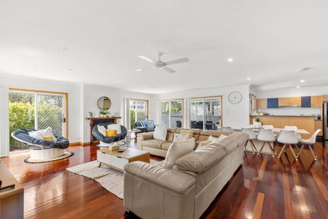 Sandlewood Breeze - Pet Friendly - Community Pool - Travel Search 2