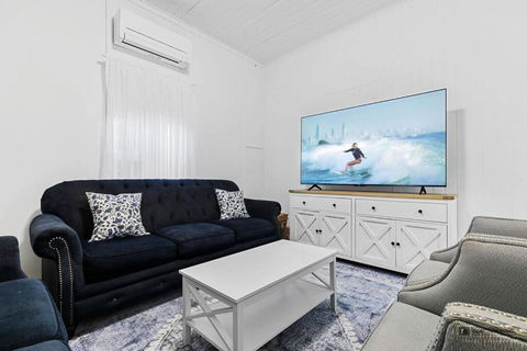 Sandown Beachside Cottage - Travel Agents 1