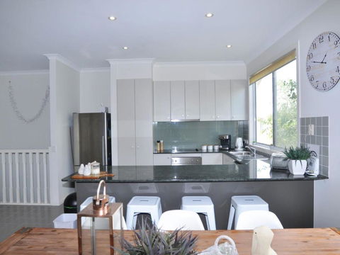 Sandpiper 3 - Close To Town And Beach - Tourism Guide 2