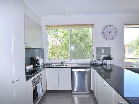 Sandpiper 3 - Close To Town And Beach - Tourism Guide 3