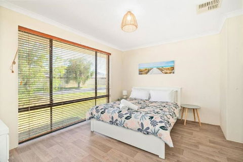 Sandpiper House - Family & Pet Friendly - Travel Search 3