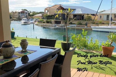 Sandpiper Island Tranquil Waterfront Views & Jetty - Travel Search 0