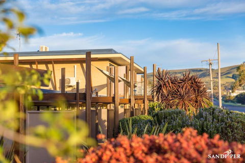 Sandpiper Motel Apollo Bay - Travel Agents 0