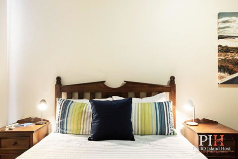 Sandy Bay Getaway W Spa 4 Bdr - Tourism Guide 2