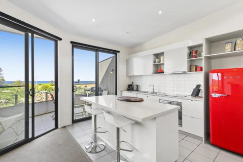 Sandy Beach Apt 4 - Tourism Guide 2