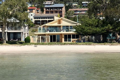 Sandy Beach House Corlette Unit 1 Waterfront WI-FI Aircon - Cruises Travel 0