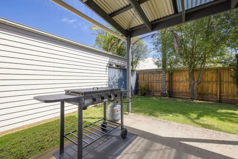 Sandy Beach House Cowes - Travel Search 3