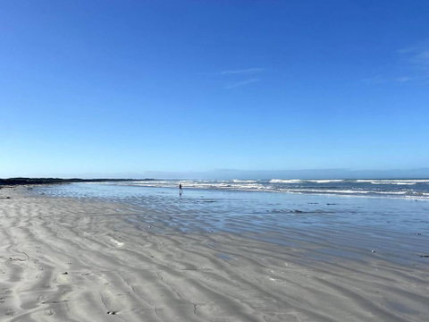 Sandy Bottoms Beach Escape - Tourism Guide 1