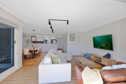 Sandy Cove Apartment The Entrance 8 - Tourism Guide 2