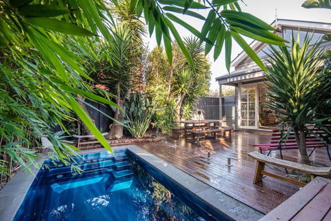 Sandy Village Retreat Heated Pool Bay Views - Travel Search 0