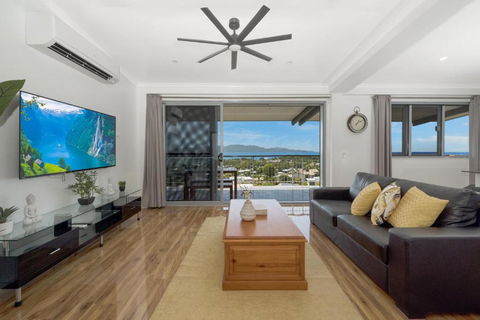 SEA-Renity On Castle Hill - Tourism Guide 2