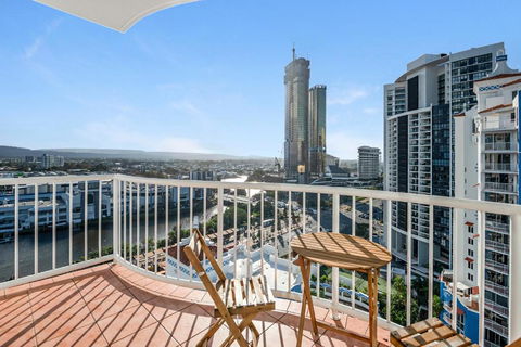 Self Contained & Privately Managed 4 Bedroom Penthouse - Broadbeach - Tourism Guide 3