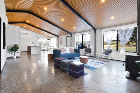 Shed House Lux Farm Stay - Travel Search 2