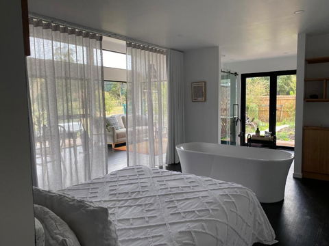 Shibui Lilydale Luxury Romance - Travel Search 1