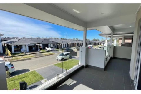 Shiny New House 5 Bedroom 3Bathroom +Study/BackYd - Tourism Guide 3