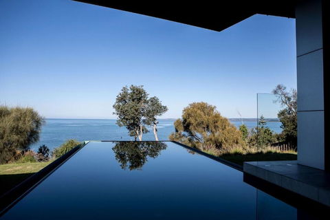 Somers Sanctuary - Luxury Interiors, Pool, Sauna, Water Views, Theatre Room - Travel Agents 2