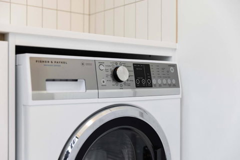 Spacious Urban Oasis In Throsby Canberra - Travel Agents 3