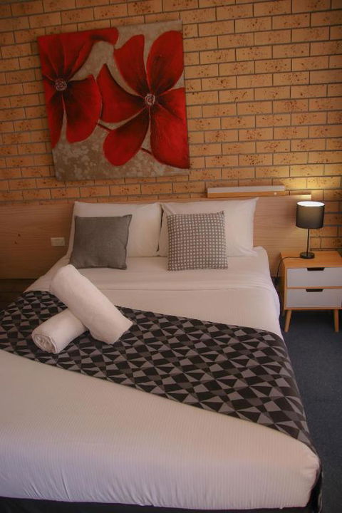 Squatters Homestead Motel - Cruises Travel 2