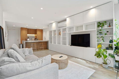 Stylish Gem @ St Kilda Rd Next To Grand Prix - Tourism Guide 0