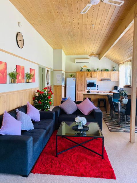The Garden Cottage - Travel Search 3