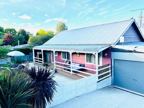 The Garden Cottage - Travel Search 2