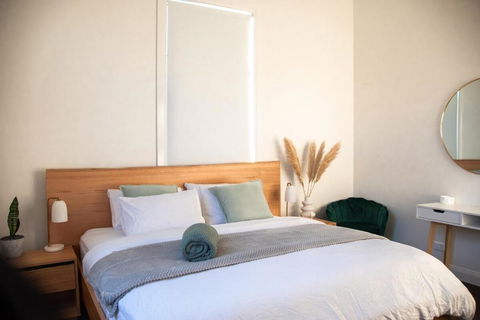 The Guesthouse - Travel Search 2