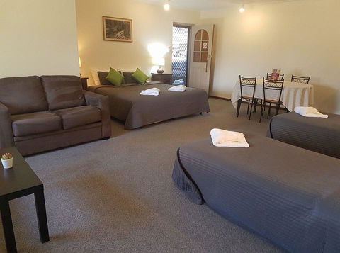 Beachport Motor Inn - Travel Agents 2