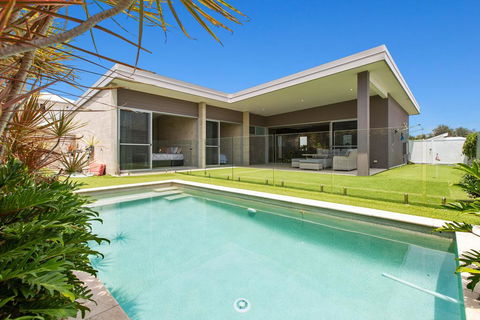 BEACHSIDE HAVEN - Travel Search 0