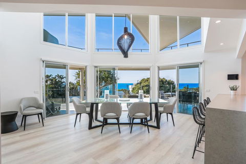 Beachside Luxury, Sunrise Beach - Travel Search 3