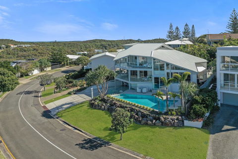 Beachside Luxury, Sunrise Beach - Travel Search 0