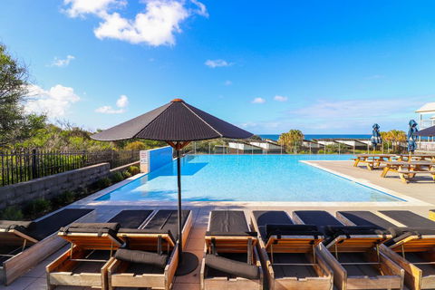 Beachside Oasis - Travel Search 2