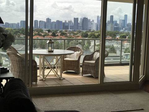 Beachside Port Melbourne - Travel Search 3