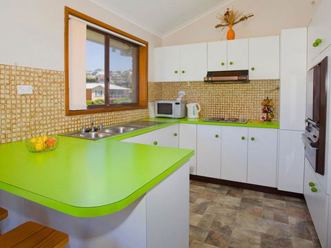 Beachside Retreat - Tourism Guide 1