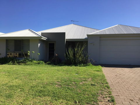 Beachwood House - Broadwater - Cruises Travel 1