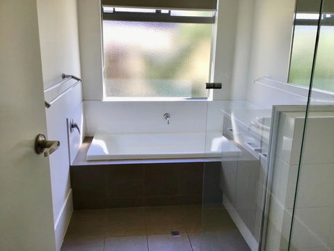 Beachwood House - Broadwater - Cruises Travel 3