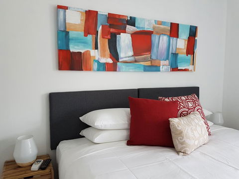 Beau Monde Apartments Newcastle - Worth Place Apartment - Tourism Guide 1