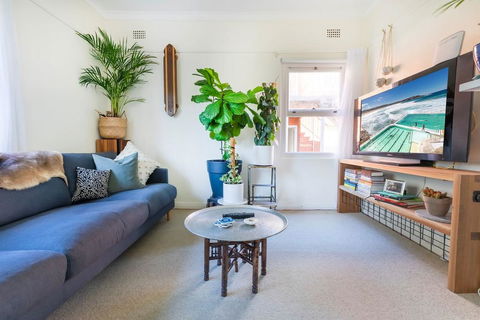 Beautiful Beach Home In Superb Location - Cruises Travel 0
