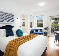 Beautiful Studio in Heritage Building with Balcony - Cruises Travel