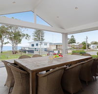 Beauty and the Beach' 88 Foreshore Drive - large home with WIFI  water views - Cruises Travel