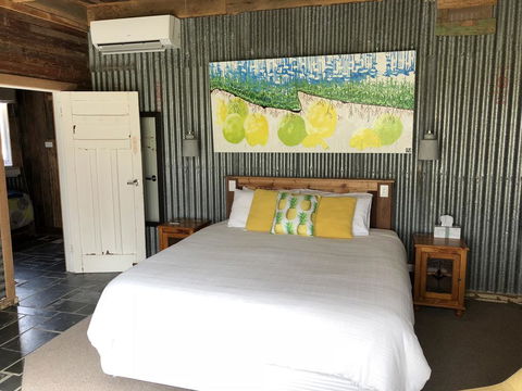Bed In A Shed Vineyard Stay - Travel Search 0