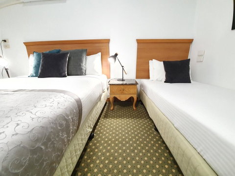 Bell Motel - Tourism Guide 1