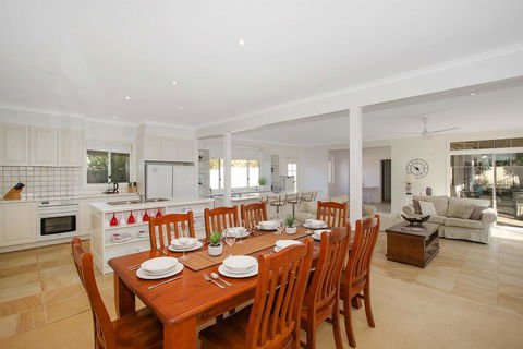 Bella House - Travel Search 0