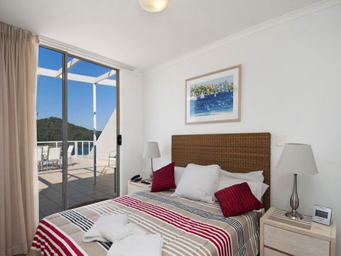 Bella Mare - 2 Bedroom Ocean View Terrace Apt - Cruises Travel 2