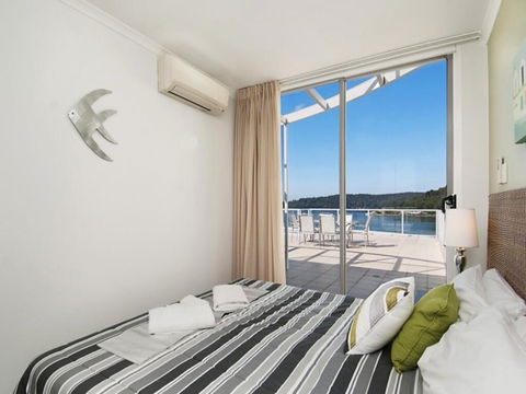Bella Mare - 2 Bedroom Ocean View Terrace Apt - Cruises Travel 3