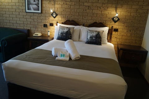 Belltower Motor Inn - Travel Search 2